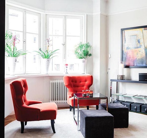 茶几的大小风水注意事项三：茶几的材质和色彩