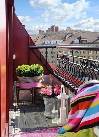 家居风水:阳台见江如财星见水 外有洗手盆漏财?